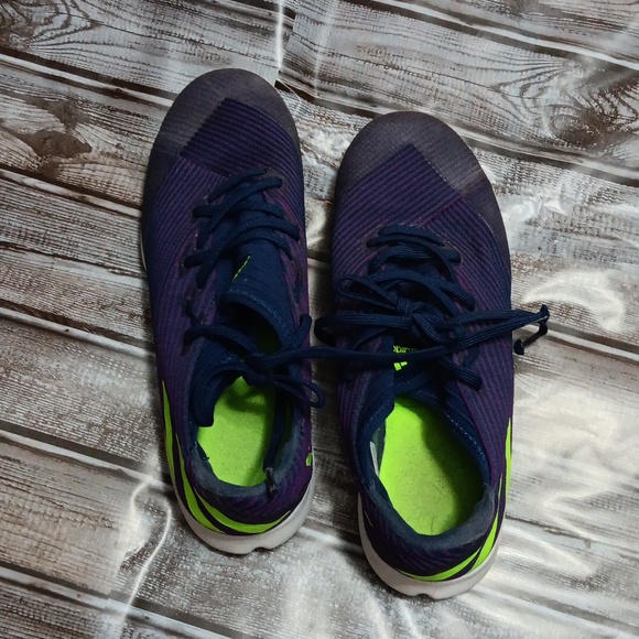 Adidas indoor soccer shoes - Picture 1 of 4